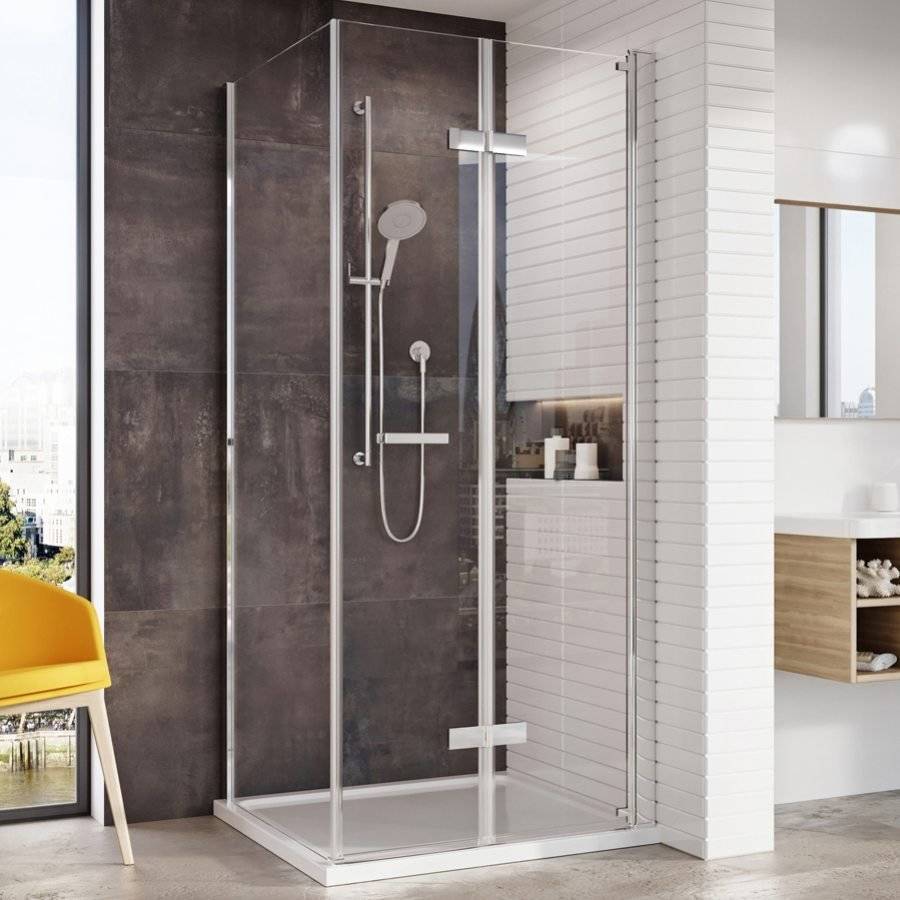 Roman Innov8 Chrome 760mm Bifold Shower Door for Corner Fitting